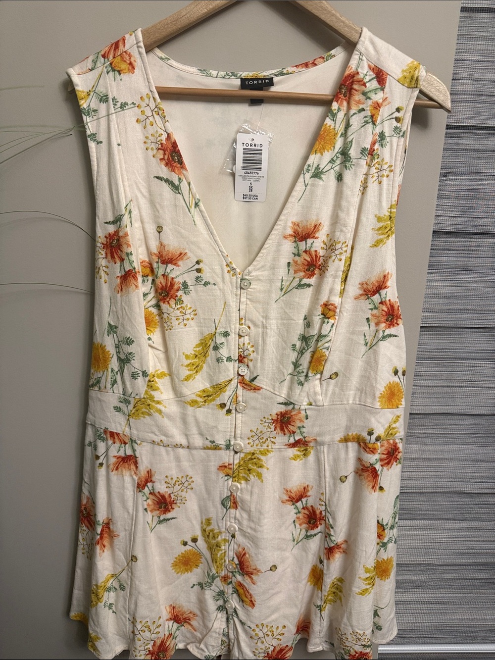 torrid Cream Floral Button-Front tank with Orange & Yellow Blooms 5X